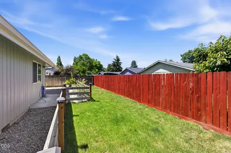 633 Cedar Street Independence OR 97351
