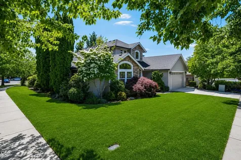 3880 Crystal Springs Drive Medford OR 97504