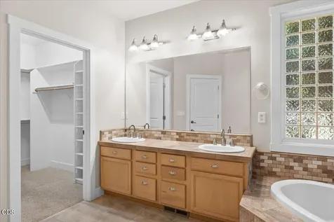 3880 Crystal Springs Drive Medford OR 97504