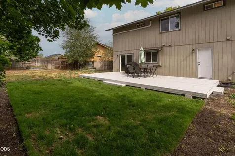 923 NW 22nd Court Redmond OR 97756