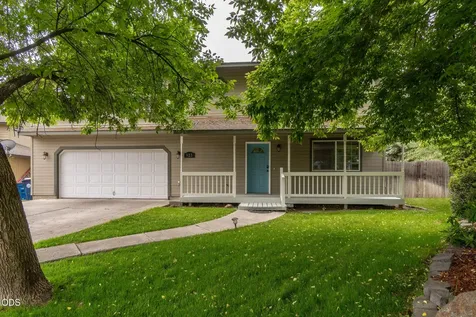 923 NW 22nd Court Redmond OR 97756