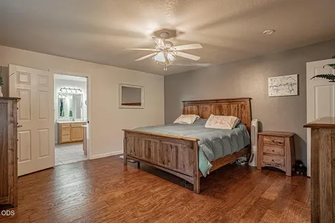 1025 Anglers Place Shady Cove OR 97539