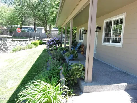 1025 Anglers Place Shady Cove OR 97539