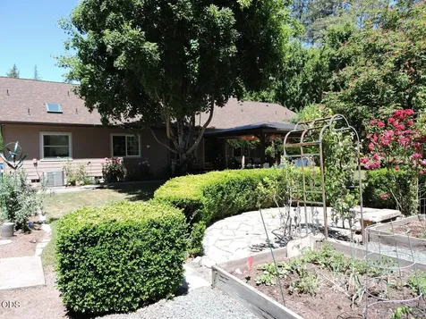 1025 Anglers Place Shady Cove OR 97539