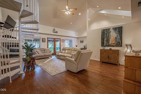 1025 Anglers Place Shady Cove OR 97539