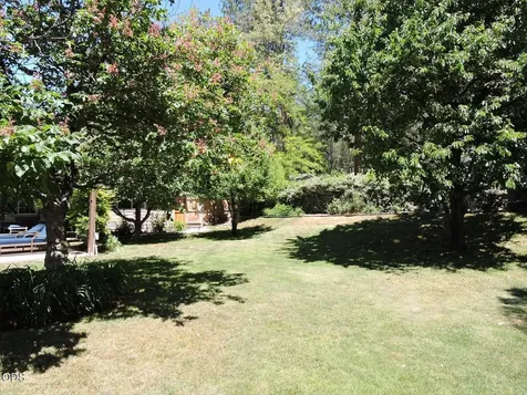 1025 Anglers Place Shady Cove OR 97539