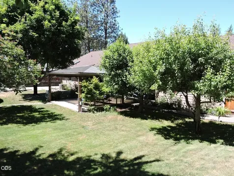 1025 Anglers Place Shady Cove OR 97539