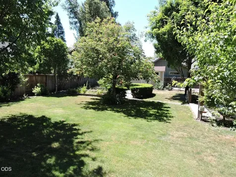 1025 Anglers Place Shady Cove OR 97539