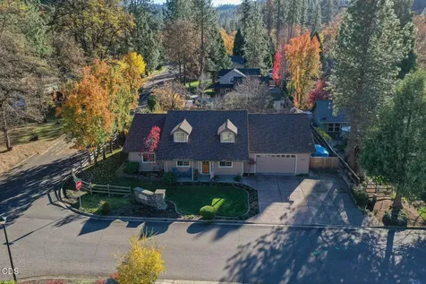 1025 Anglers Place Shady Cove OR 97539