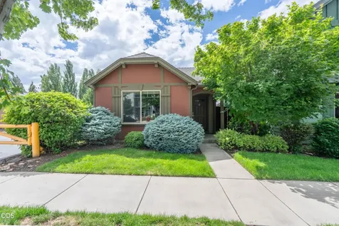417 NW 27th Street Redmond OR 97756