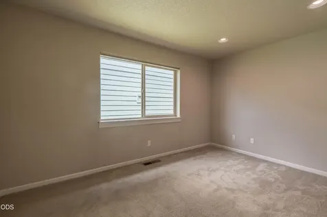 417 NW 27th Street Redmond OR 97756