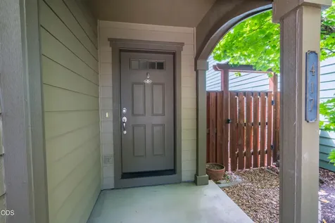 417 NW 27th Street Redmond OR 97756