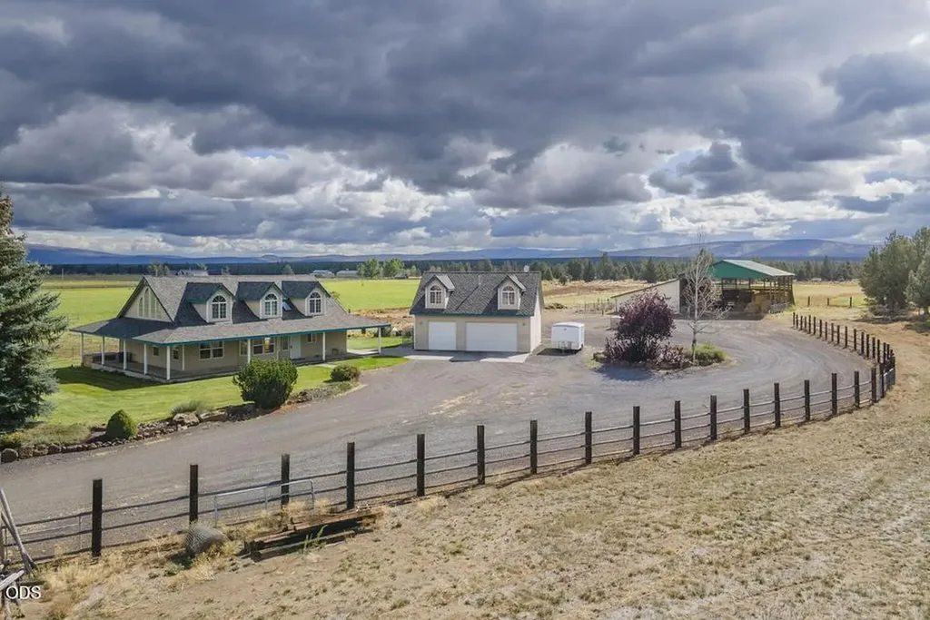 24585 Dodds Road Bend OR 97701