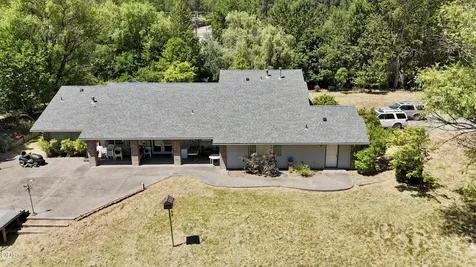 2075 SW Allen Creek Road Grants Pass OR 97527
