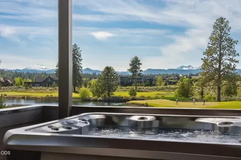 61591 Hosmer Lake Drive Bend OR 97702