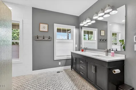 1760 Minear Road Medford OR 97501
