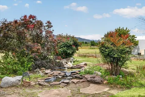 1760 Minear Road Medford OR 97501