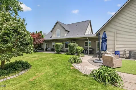 1760 Minear Road Medford OR 97501