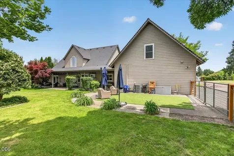 1760 Minear Road Medford OR 97501