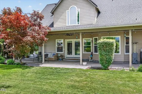 1760 Minear Road Medford OR 97501