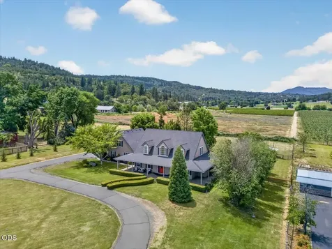 1760 Minear Road Medford OR 97501