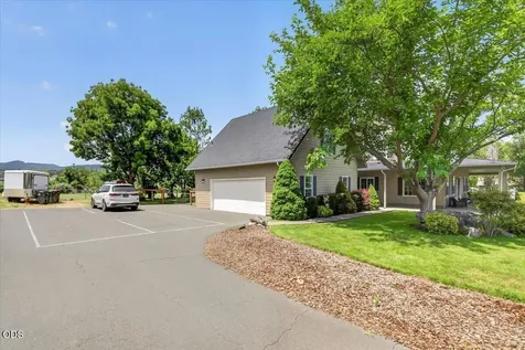 1760 Minear Road Medford OR 97501
