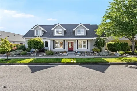 928 Buck Point Street Central Point OR 97502