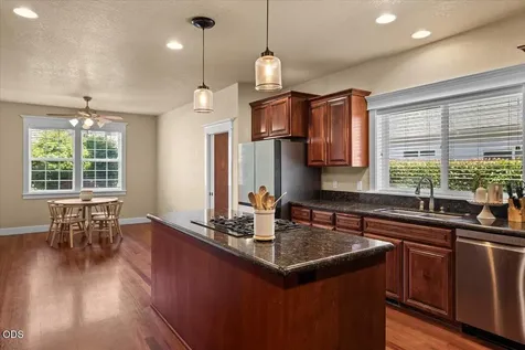 928 Buck Point Street Central Point OR 97502