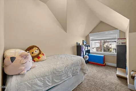 928 Buck Point Street Central Point OR 97502