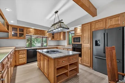 2204 Lampman Road Gold Hill OR 97525