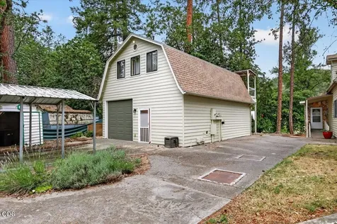 2204 Lampman Road Gold Hill OR 97525