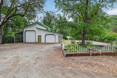 2204 Lampman Road Gold Hill OR 97525