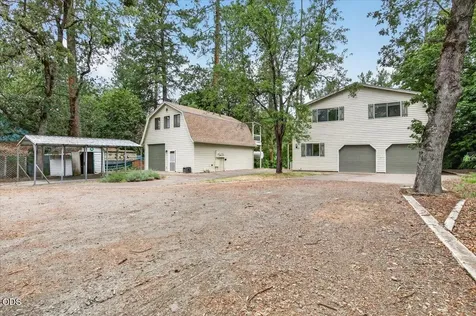 2204 Lampman Road Gold Hill OR 97525