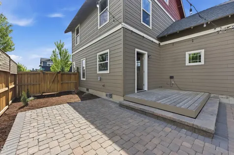 62719 Hawkview Road Bend OR 97701