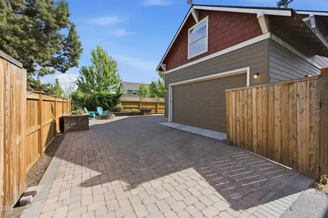 62719 Hawkview Road Bend OR 97701