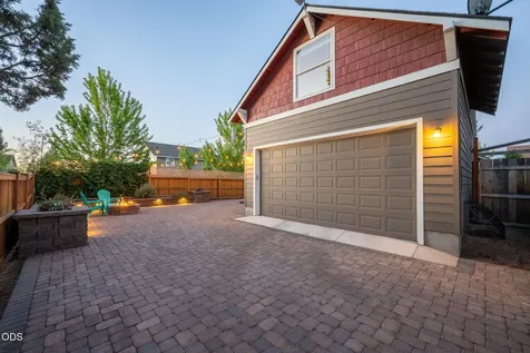 62719 Hawkview Road Bend OR 97701