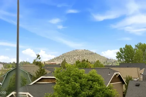 62719 Hawkview Road Bend OR 97701