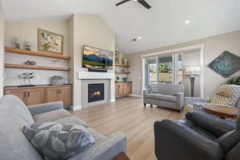 4733 SW Badger Court Redmond OR 97756