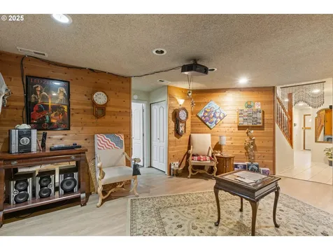 913 Starveout Creek Road Azalea OR 97410