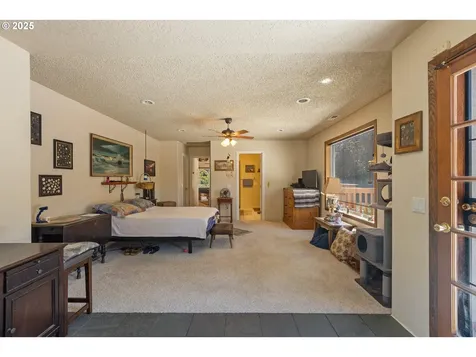 913 Starveout Creek Road Azalea OR 97410