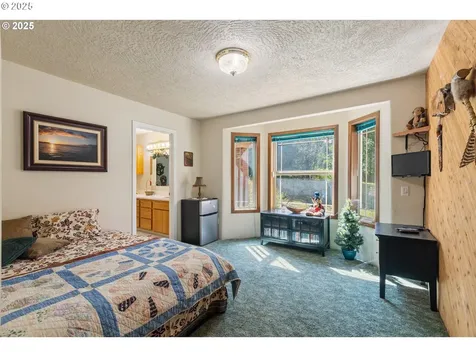 913 Starveout Creek Road Azalea OR 97410