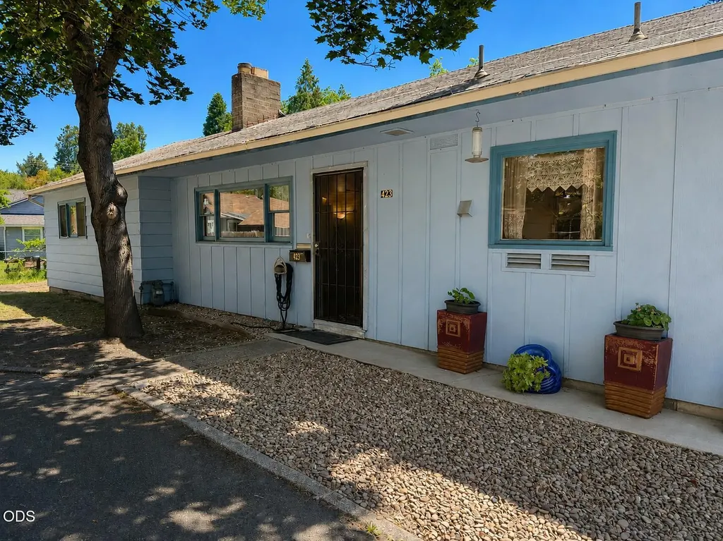 423 SE M Street Grants Pass OR 97526