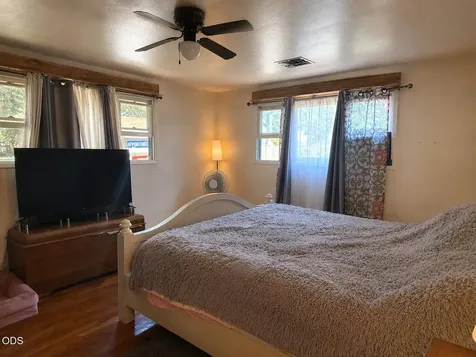 423 SE M Street Grants Pass OR 97526