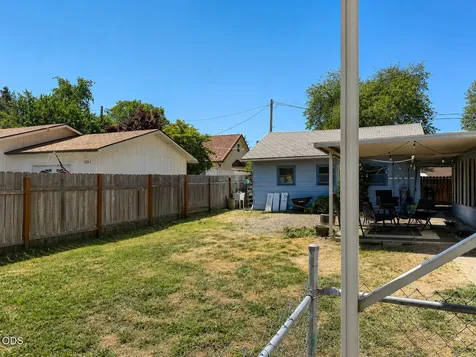 423 SE M Street Grants Pass OR 97526