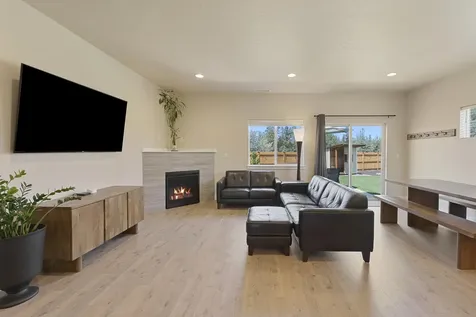4999 SW Yew Place Redmond OR 97756