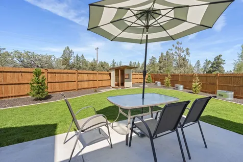 4999 SW Yew Place Redmond OR 97756