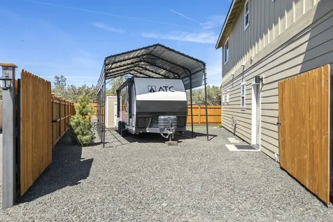 4999 SW Yew Place Redmond OR 97756