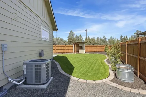 4999 SW Yew Place Redmond OR 97756