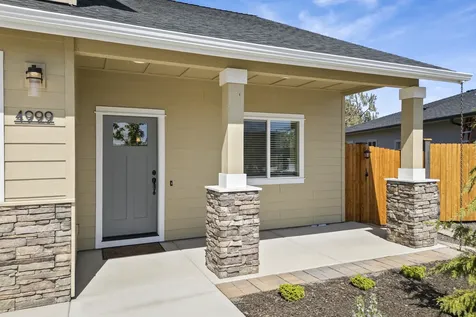 4999 SW Yew Place Redmond OR 97756