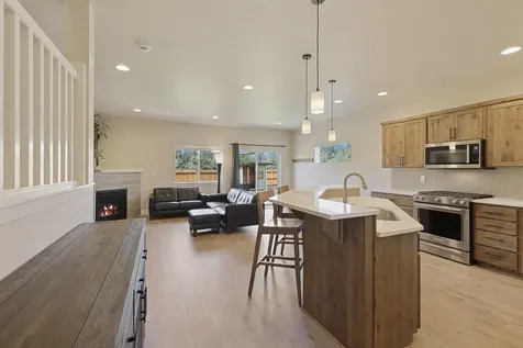4999 SW Yew Place Redmond OR 97756